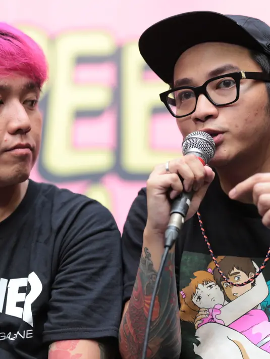 "Label ini sangat me-manage digitalnya. Orang membeli bajakan karena enggak tahu beli albumnya dimana. Dengan kita di Universal jadi dizer, itunes. Tanpa membajak mereka bisa menikmati karya Pee Wee Gaskins," kata Dochi. (Adrian Putra/Bintang.com)