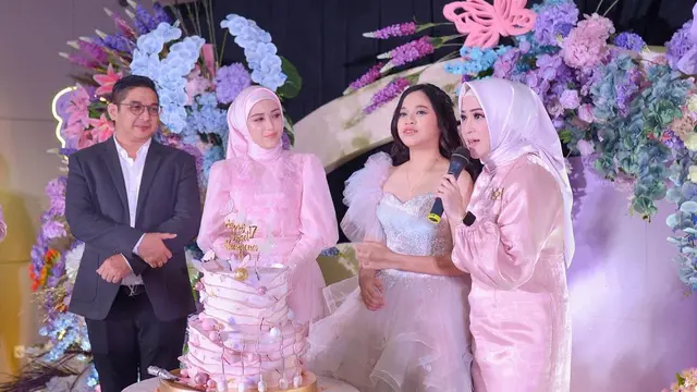 8 Potret Ulang Tahun Putri Pasha Ungu, Adelia dan Okie Agustina Tampil Kompak