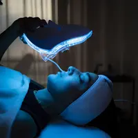 Ilustasi masker wajah berbasis LED. (dok. Instagram @desertrose.facespa/https://www.instagram.com/p/DIMbKiQobAj/)