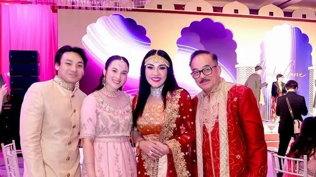 Chelsea Islan  Dibalut Pakaian Leheng khas India saat Festival Diwali. [@chelseaislan]
