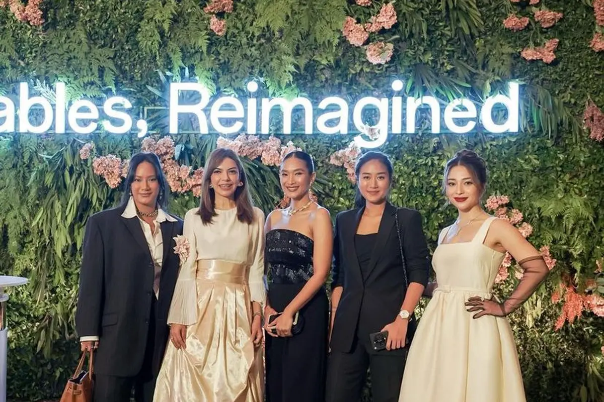 Sederet Selebritis Tampil Stylish saat Hadir di Peluncuran Smartphone Lipat