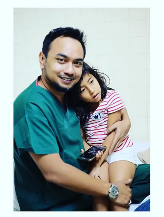 Dari nama yang diberikan pada anaknya itu, ternyata Bebi Romeo dan Meisya Siregar menitipkan sebuah doa di dalamnya. Ia berharap, kelak nanti anaknya menjadi sosok lelaki hebat seperti nama besar pada anaknya itu. (Instagram/meisya_siregar)