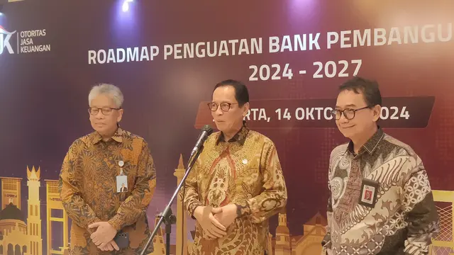 Kepala Eksekutif Pengawas Perbankan OJK, Dian Ediana Rae dalam acara Peluncuran Roadmap Penguatan Bank Pembangunan Daerah (BPD) Tahun 2024-2027 di Hotel Grand Hyatt, Jakarta, Senin, (14/10/2024). (Sulaeman/Merdeka.com)