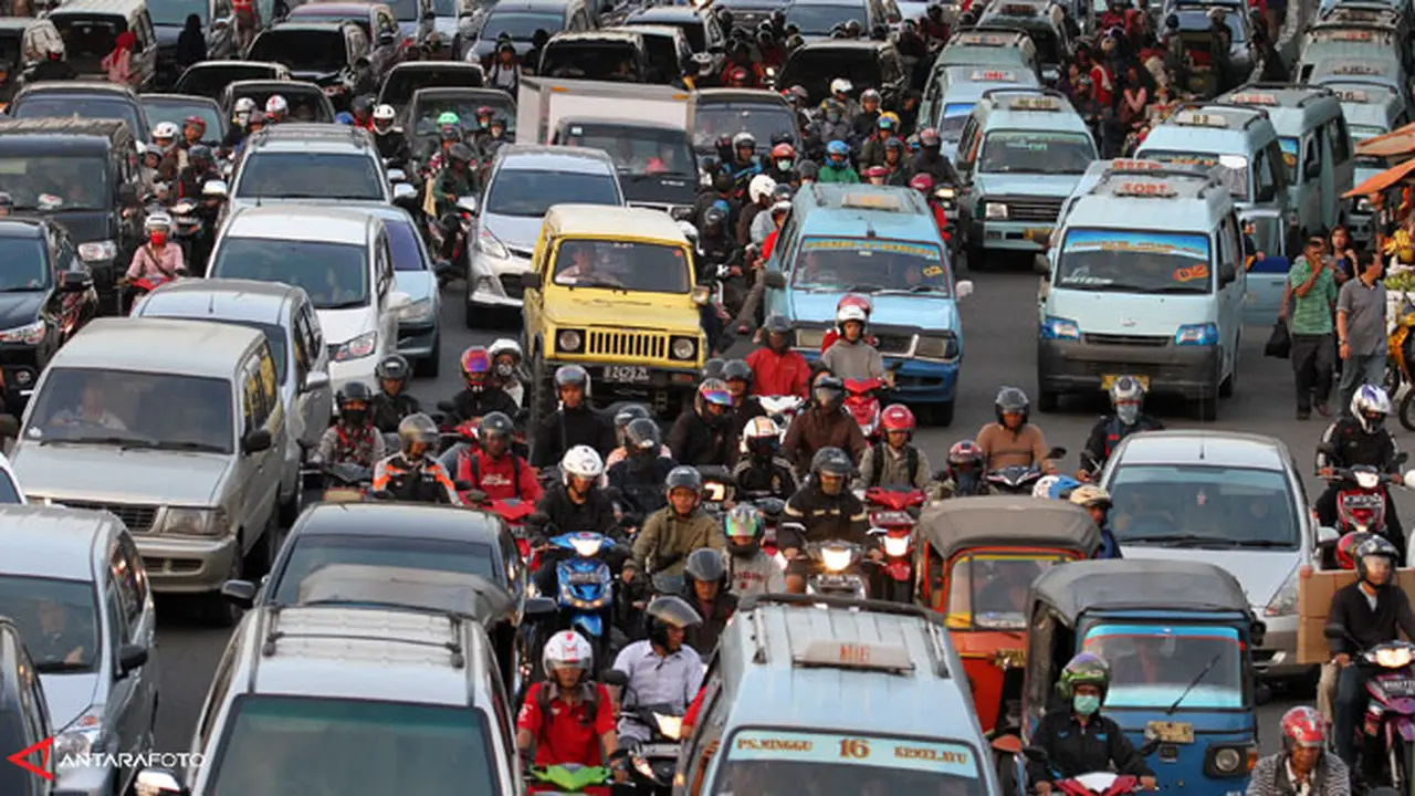 lalin-padat-131128a.jpg