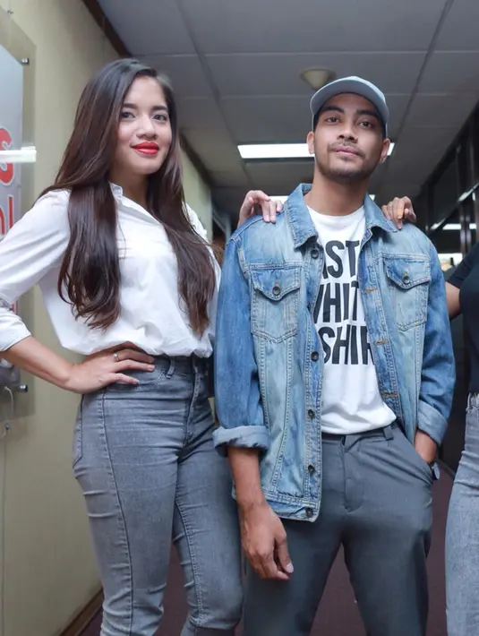 "Kita mau latihan. Cari personel untuk instrumen tambahan pengen explore musik. Kita pengen mengaransemen lagu-lagu kita," kata Cantika di gedung Sarinah lantai 8, Jakarta Pusat, Kamis (28/1/2016). (Galih W. Satria/Bintang.com)