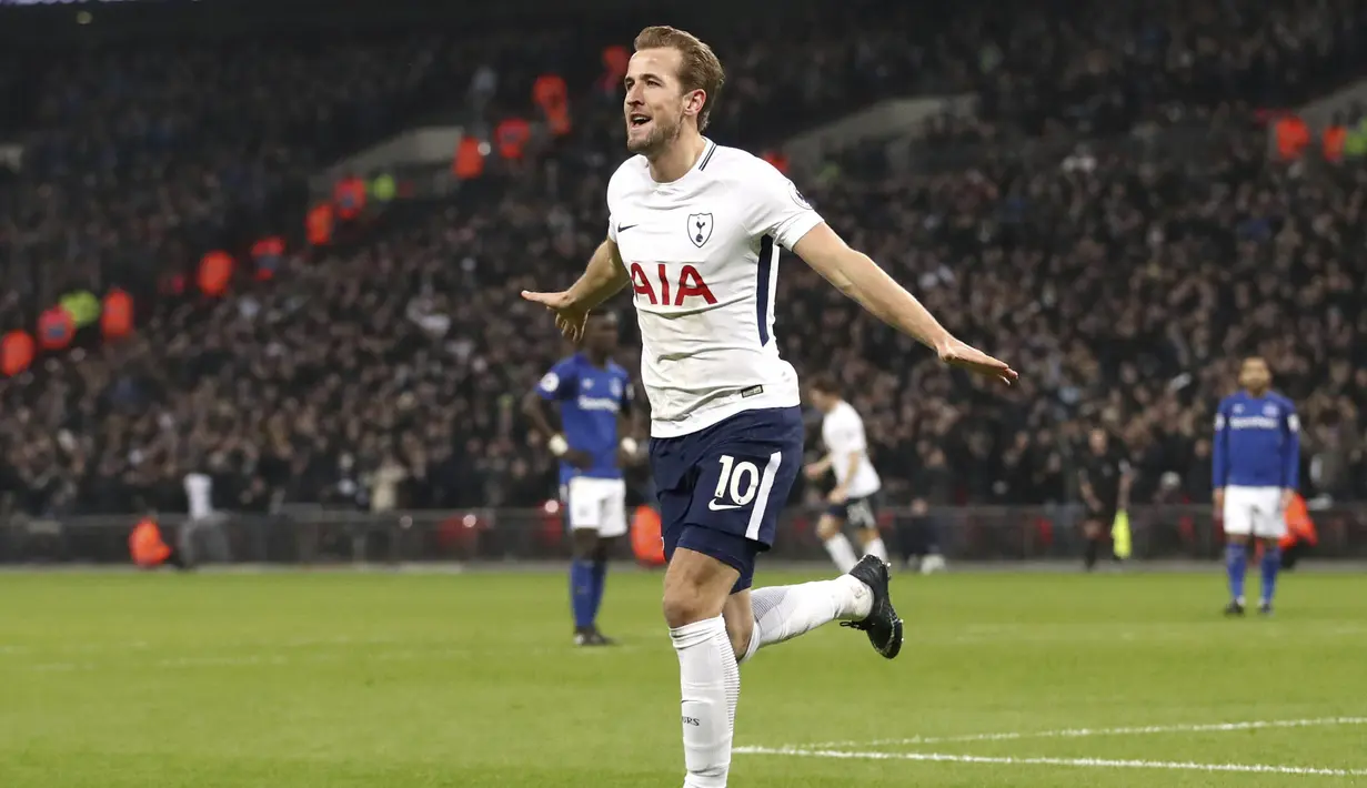 1. Harry Kane (Tottenham Hotspur) - 21 Gol (1 Penalti). (AP/John Walton)