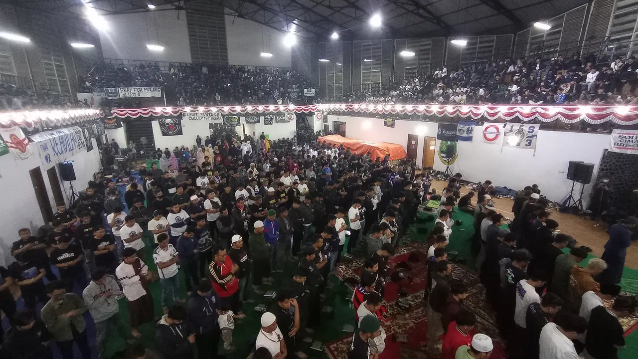 Suporter Salat Gaib untuk Korban Kanjuruhan