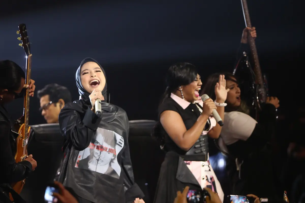 [Bintang] Maria Idol feat Kotak