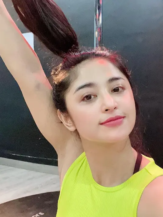 Dewi Perssik (Instagram/dewiperssikreal)