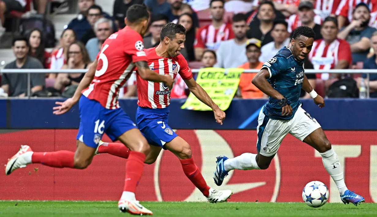 Atletico Madrid menang tipis 3-2 saat menjamu Feyenoord. (JAVIER SORIANO / AFP)