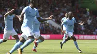 Para pemain Manchester City merayakan gol Raheem Sterling saat mlawan AFC Bournemouth pada lanjutan Premier League di Vitality Stadium, Bournemouth, (26/8/2017). (Steven Paston/PA via AP)