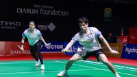 Ganda campuran Indonesia Adnan Maulana/Indah Cahya Sari Jamil menyingkirkan Lee Jong Min/Lee Yu Lim dari Korea Selatan lewat laga sengit pada babak 16 besar Indonesia Masters 2026 di Istora Gelora Bung Karno, Senayan, Jakarta, Kamis (22/1). (foto: PBSI)