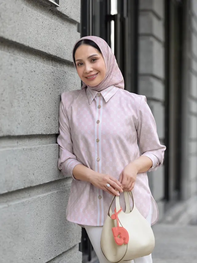 Versatile dan Timeless, Gaya Nagita Slavina Menginspirasi Koleksi Fashion Terbaru