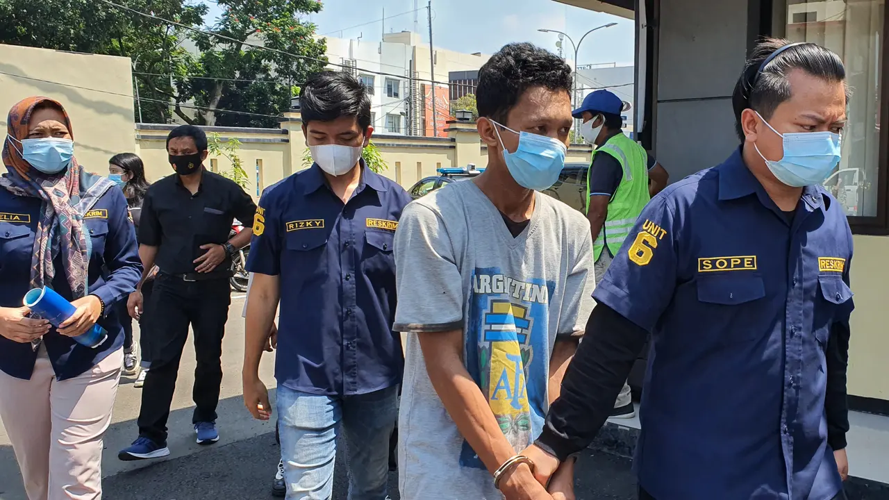 Polisi Tangkap Tersangka Ayah Kandung Memukul Balita Hingga Lebam
