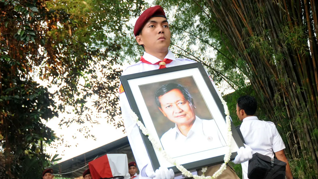 Jenazah Suhardi Dilepas Secara Militer