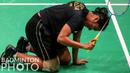 Pada gim kedua, Ester Nurumi benar-benar dibuat kesusahan dengan permaianan Phittayaporn Chaiwan. Terus tertinggal, Ester akhirnya takluk dengan skor 8-21. Hasil tersebut juga membuat Indonesia harus terhenti di Piala Uber 2020. Indonesia kalah 3-2 dari Thailand. (Badminton Photo/Yohan Nonotte)
