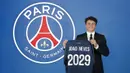 Pada musim 2024/2025 yang segera berputar, Portugal menjadi negara penyumbang pemain terbanyak dalam skuad PSG setelah Prancis. 6 Pemain Portugal tercatat menghiasi skuad asuhan pelatih Luis Enrique untuk mengarungi musim 2024/2025 hingga PSG pun sempat dipelesetkan kepanjangannya menjadi Portugal Saint-Germain. Berikut keenam pemain Portugal tersebut. (en.psg.fr)