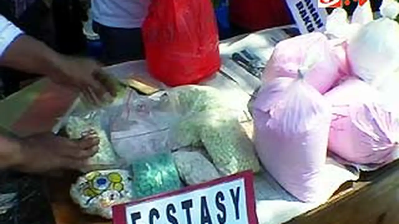110318enarkoba-musnah.jpg