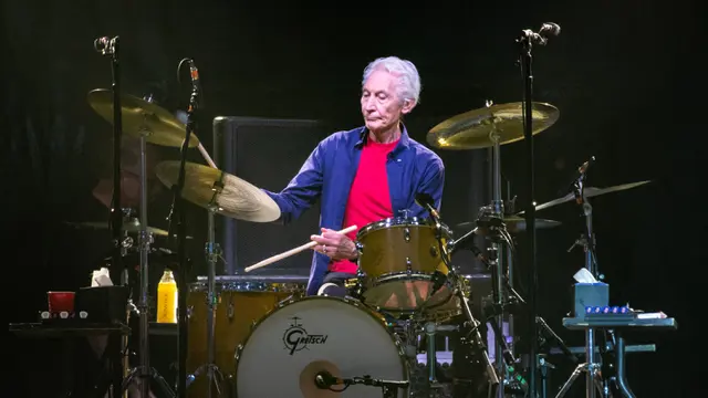 FOTO: Drummer The Rolling Stones Charlie Watts Meninggal Dunia