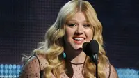 Kelly Clarkson Siap Rilis Album Natal