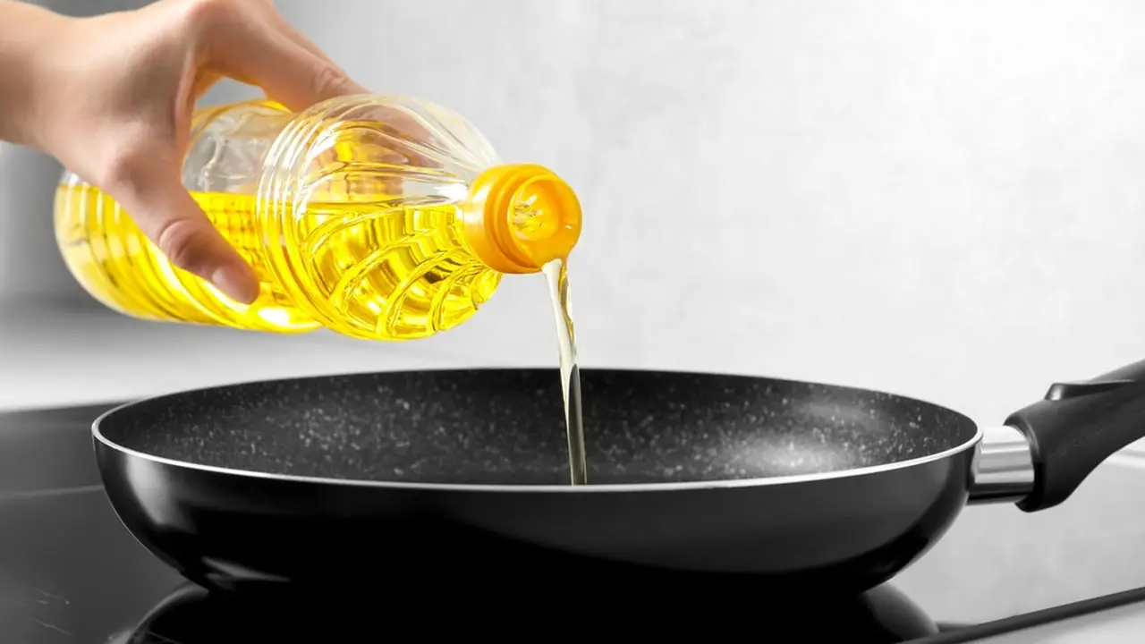 4 Tips Mudah Menyimpan Minyak Goreng Bekas Biar Aman dan Awet