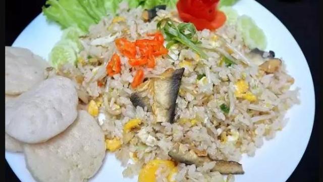 Nasi Goreng Ikan Asin