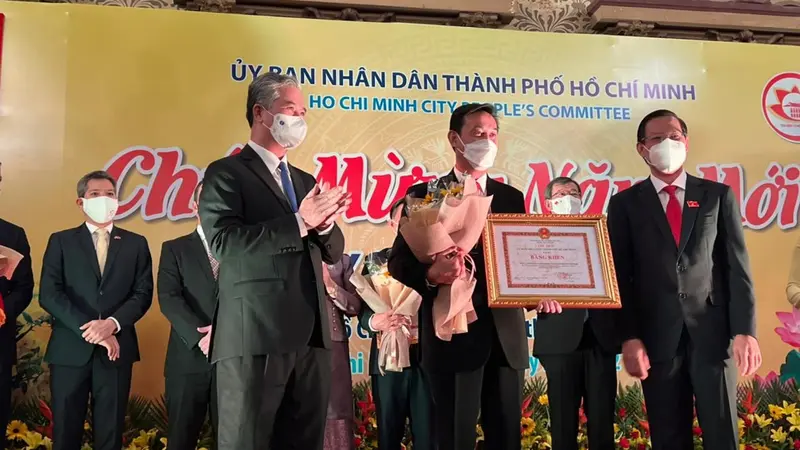 Penghargaan atas bantuan kepedulian penangangan Covid-19 dari Komite Rakyat Ho Chi Minh City. (Dok KBRI Ho Chi Minh City)