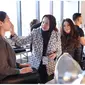 Indah Aini Lebarkan Sayap Jadi Makeup Artist di NYFW.&nbsp; foto: istimewa