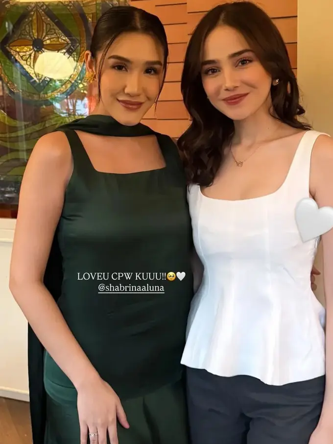 Penampilan Syifa Hadju saat Luna Shabrina Membagikan Bridesmaid Kit. [@syifahadju]