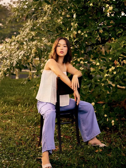 Siluet bohemian yang romantis dan elemen menarik, seperti aksen gingham dan detail square neck tetap mempertahankan elemen klasik yang membuat setiap item dalam koleksi ini versatile. Foto: Document/Love, Bonito.