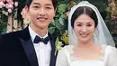 Setelah dinanti sejak lama, akhirnya Song Joong Ki telah resmi menikahi Song Hye Kyo. Pesta pernikahan yang berlangsung di Shilla Hotel pada 31Oktober 2017 lalu benar-benar digelar secara tertutup. (Instagram/Songjoongkionly)