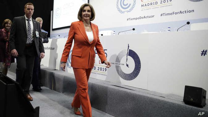 Nancy Pelosi, Ketua Dewan Perwakilan Rakyat Amerika Serikat, memimpin delegasi Demokrat ke Konferensi Madrid. (Liputan6/AP)