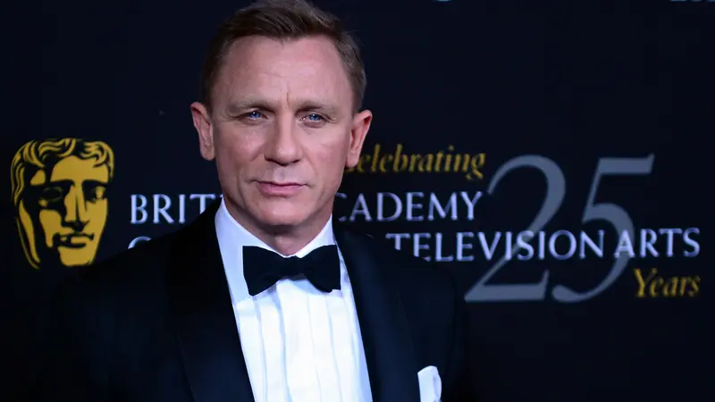 [Bintang] Daniel Craig