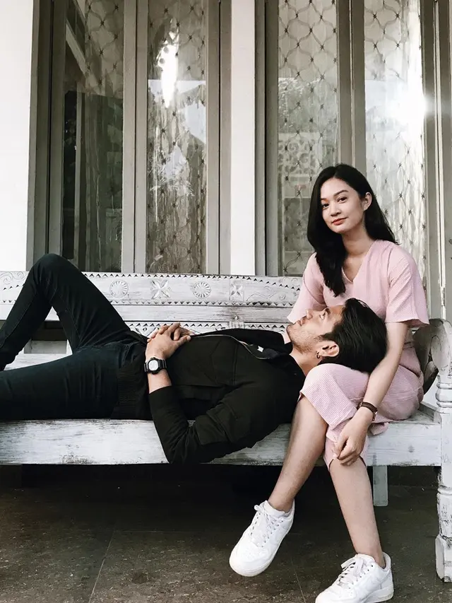 Dikabarkan Terlibat Cinlok, Ini 6 Potret Kebersamaan Bryan Mckenzie dan Faradilla Yoshi