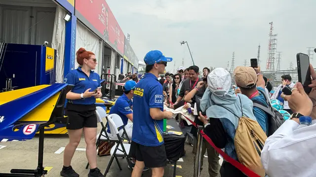 Pit Walk Formula E 2025