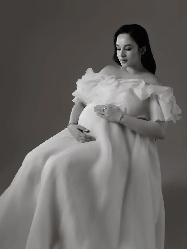 Jelang Melahirkan, Chelsea Islan Pancarkan Pregnancy Glow yang Tuai Pujian di Maternity Glow Terbaru