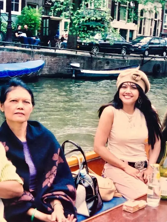 Bella Saphira (Instagram/bellasaphiraofficial)