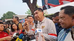 Maruarar Sirait Bedah Rumah Warga Desil I di Kampung Ambon