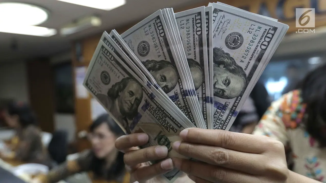 Rupiah Tembus 13.820 per Dolar AS