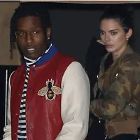 Sejak beberapa bulan lalu, Kendall Jenner dan A$AP Rocky diisukan memiliki hubungan spesial lantaran tertangkap kamera sedang habiskan waktu berdua. Belum lama ini keduanya pun terlihat kembali bersama-sama. (doc.PEOPLE)