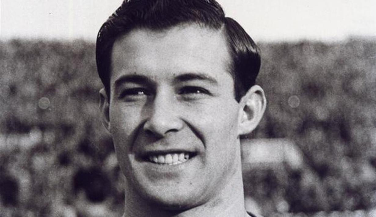 Hampir setengah abad rekor 235 gol Cesar Rodriguez bertahan di Barcelona. Cesar Rodriguez adalah pemain fantastis yang resmi berseragam Barcelona sejak musim 1942/1943.(wallpaperbarcelona.net)