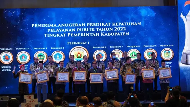 Kemendagri Raih Anugerah Kepatuhan Standar Pelayanan Publik 2022