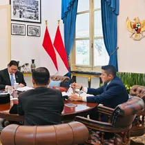 Presiden Prabowo Subianto menggelar rapat terbatas berbareng sejumlah menteri Kabinet Merah Putih di Istana Merdeka, Jakarta, pada Jumat, 27 Juni 2025. (Istimewa).