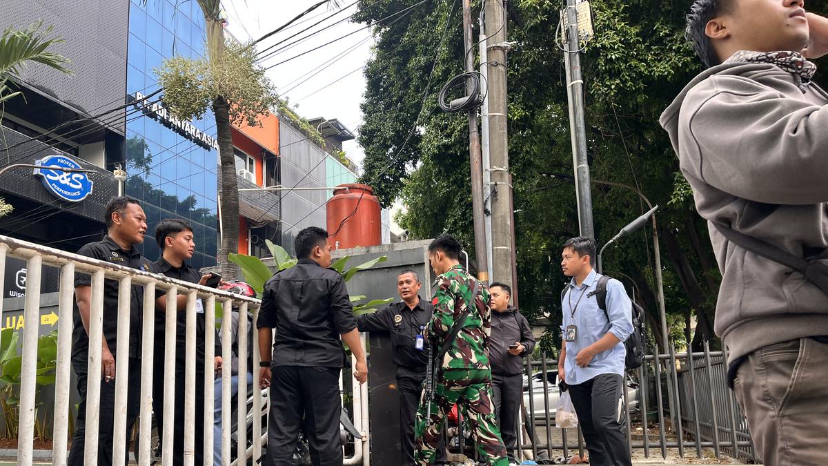 TNI Bersenjata Jaga Kantor BGN Usai Dadan Dicopot