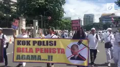 Massa gabungan ormas melakukan demonstrasi di depan Bareskrim Polri, mereka menuntut Politisi Nasdem Viktor Laiskodat dipenjara.
