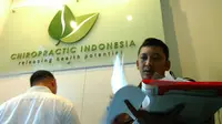 Razia klinik Chiropractic di bilangan Senayan. (Muslim AR/Liputan6.com)