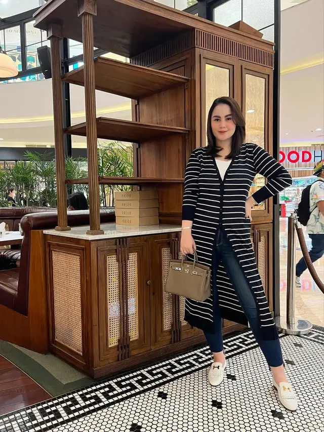7 Potret Jennifer Dunn yang Kini Pilih Lepas Hijab, Jadi Sorotan