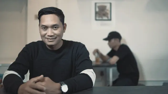 Farid MR dan Fimaul berkolaborasi merilis single bertajuk Move On.