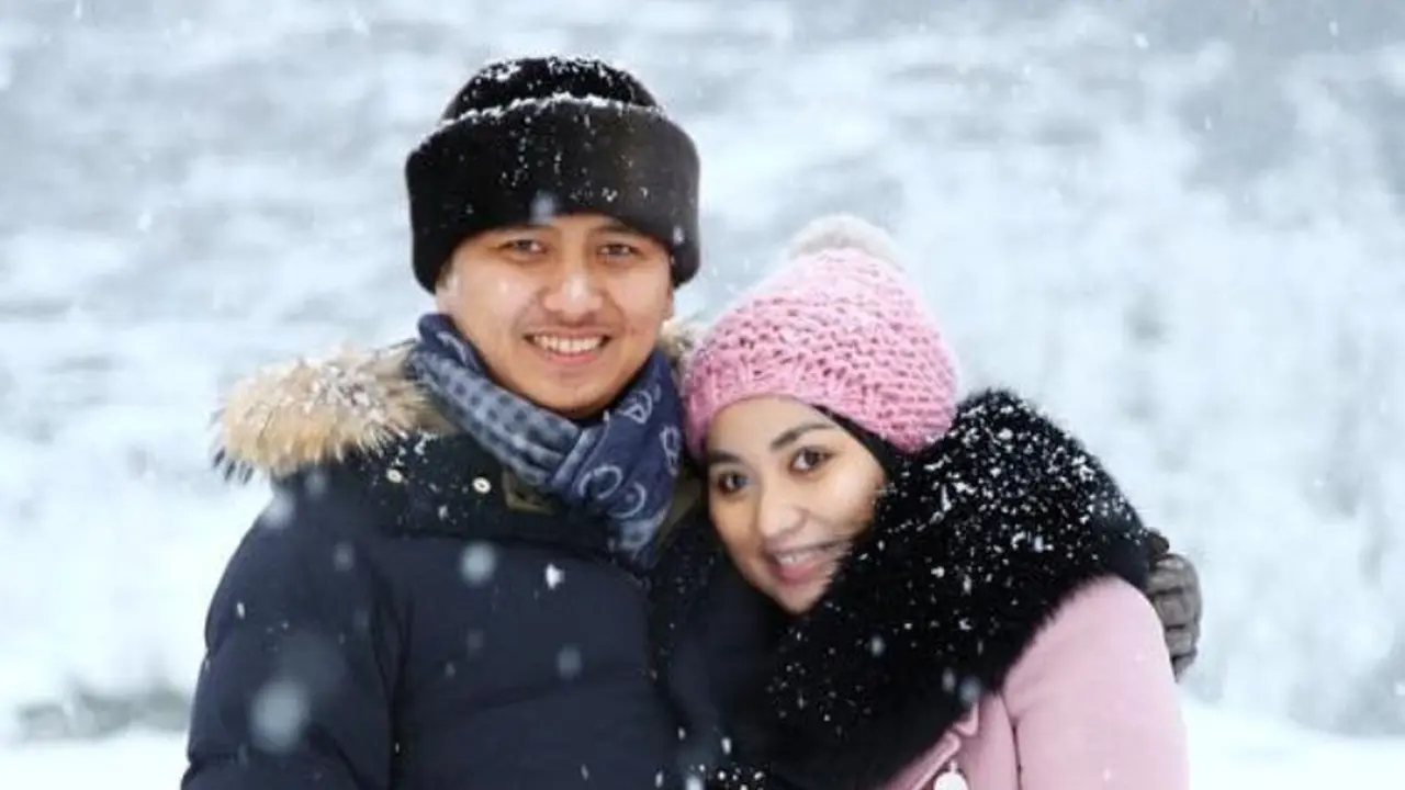[Bintang] Foto Anniesa Hasibuan dan Suami Sebelum dan Sesudah Masuk Tahanan