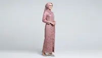 7 Model Gamis Brokat Busui, Bantu Ibu Tetap Tampil Anggun dan Nyaman